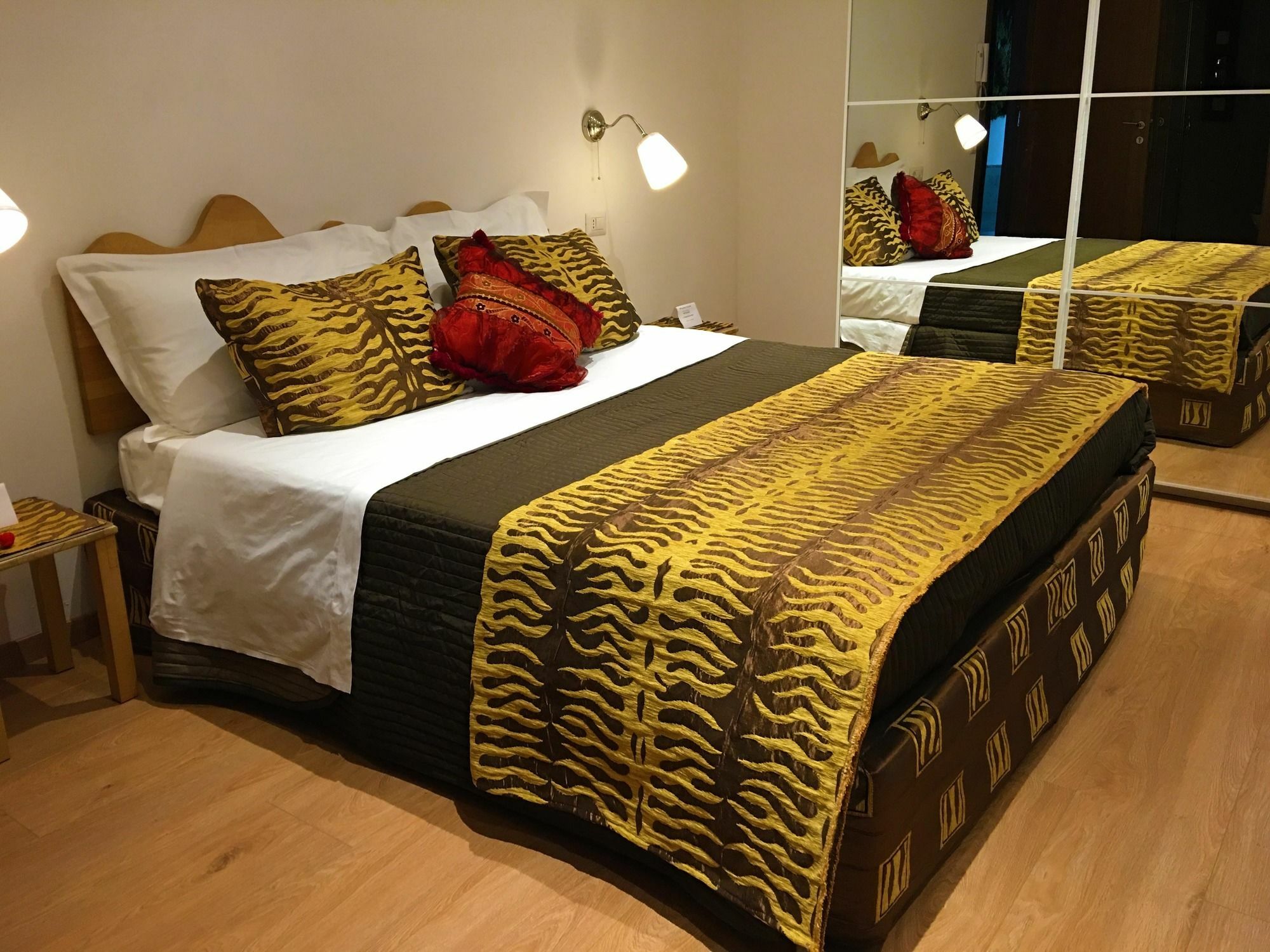 Piazza Mulino 26 Hotel มาเตรา ภายนอก รูปภาพ