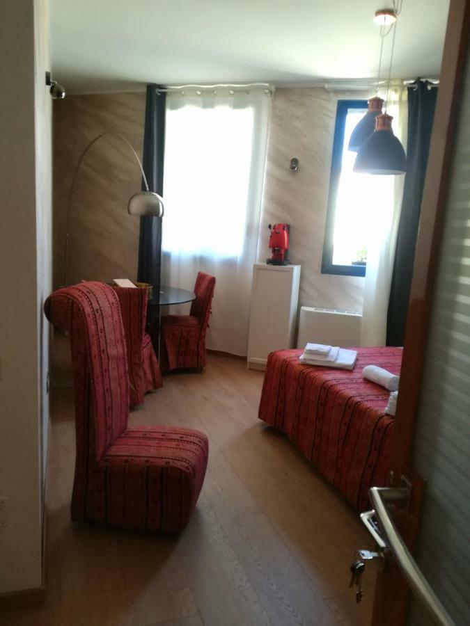 Piazza Mulino 26 Hotel มาเตรา ภายนอก รูปภาพ